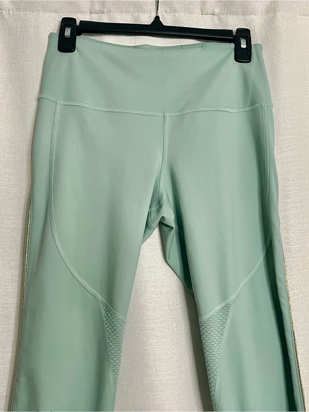 Under Armour Mint Green Women’s' Performance Leggings Medium NWOT - Picture 2 of 9